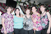 01052011  grupo de amigas y familiares acompañaron a la festejada en su fiesta prenupcial.