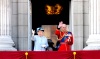 Tras el desfile, la familia real al completo regresó al palacio de Buckingham, donde salieron al balcón principal para presenciar la exhibición aérea con la que el ejército del aire se sumó a la celebración del 85 cumpleaños de la reina Isabel.