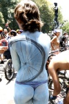 Para Juan José Tron, uno de los organizadores del evento, 'los ciclistas con ropa o sin ropa estamos desnudos ante los automóviles', por lo que han continuado con estas protestas.