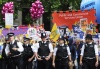Activistas del Sindicato de Servicios Públicos y Comerciales montan un piquete a las puertas del Parlamento en Londres