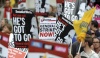 Activistas del Sindicato de Servicios Públicos y Comerciales montan un piquete a las puertas del Parlamento en Londres