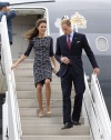 Su visita de nueve días al país es la primera gira oficial internacional de la pareja real británica.