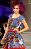 El desfile de su colección de primavera-verano 2012 que ha tenido al mar Mediterráneo como telón de fondo.