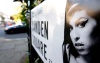 Janis, madre de la cantante Amy Winehouse, afirmó que su hija se veía en condiciones deplorables cuando la fue a visitar, un día antes de que la británica fuera encontrada muerta en su departamento en Londres.