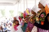 A la Guelaguetza se presentan a bailar y presentar parte de su cultura representantes de las 8 regiones que componen el estado de Oaxaca.
