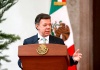 El presidente de Colombia, Juan Manuel Santos Calderón, confió en que se fortalezca más la comunión entre su país y México, quienes tienen en común la lucha por la democracia, la libertad y el medio ambiente.