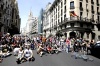 Unos 150 'indignados' volvieron a encaminarse en dos ocasiones hacia la Puerta del Sol, el 'kilómetro cero' de las carreteras españolas, pero ante la fuerte presencia policial optaron por desplazarse hacia la Plaza de España y la Gran Vía.