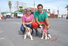 09082011  Castañeda y Arturo Castillo con su mascota Ody.