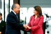 El presidente Felipe Calderón recibió en ceremonia oficial a la mandataria de Costa Rica, Laura Chinchilla, quien señaló su profunda voluntad para enfrentar con valentía retos actuales.
