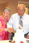 27082011  Fausto de Jesús Compeán y Doña Olga Jiménez Salazar celebraron su 60 aniversario el 30 de julio, en compañía de su familia.
