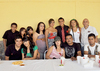 29082011  Muñoz en su fiesta de canastilla rodeada de amigas y familiares.
