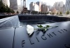 El lote que fue escenario de los ataques terroristas del 11 de septiembre del 2001 abrió al público por primera vez desde aquella mañana, transformado ahora en un monumento que consiste en dos espejos de agua rodeados por los nombres de las casi 3,000 víctimas.
