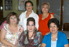 10092011 Villarreal, Érika Vera, Cinthia Arce y Sandra Sandoval acompañando a la feliz novia.