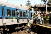 Algunos de los heridos, que fueron trasladados a cuatro hospitales cercanos tras la llegada de más de 50 ambulancias, quedaron atrapados entre los fierros retorcidos de las máquinas de la empresa Trenes de Buenos Aires (TBA).