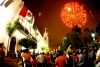 La noche mexicana que estuvo enmarcada por espectaculares fuegos artificiales, antojitos mexicanos y el espectáculo artístico que el Ayuntamiento preparó para esta memorable ocasión.
