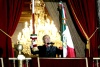 El presidente Felipe Calderón Hinojosa encabezó ante miles de mexicanos la ceremonia del 'Grito' por la celebración del 201 aniversario de la Independencia de México, en la que recordó a los héroes patrios.