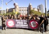 Activistas de la organización de defensa de los derechos de los animales se concentraron junto a la Monumental de Barcelona.