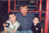 28092011 su cumpleaños el señor Gerardo Reed Ornelas, quien luce en compañía de sus hijos Fernado y André Reed Ramos, fotografiados el 27 de febrero, fecha de cumpleaños del pequeño Fernando.