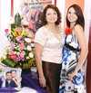 01102011  Arely Torres Días en su despedida, junto a su mamá señora María del Carmen Díaz.