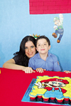 17102011  Romero Carrillo junto a su mamá Laura Danae Carrillo en su fiesta de cumpleaños.