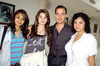 Alejandra, Rosario, Jaime y Ana.