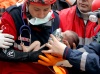 Una bebé de dos semanas fue rescatada con vida bajo los escombros de un edificio 46 horas después del terremoto de 7.2 grados que sacudió el este de Turquía.