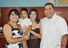 30102011  junto a su madrina Lic. Marlene Balderas Rubio y su mamá Lic. Ibet Balderas Rubio.