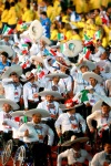 Apenas asomaba la bandera tricolor cuando las gargantas explotaron. Y nuestros atletas, gallardos, portaron con orgullo los tradicionales atuendos ante el interminable aplauso de sus compatriotas.