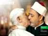 El propio Papa Benedicto XVI y el imán egipcio, Ahmed Mohamed el-Tayeb también aparecen besandose en la campaña.