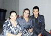 18112011  Luna, Lore Romero y Alejandro Vizcarra.