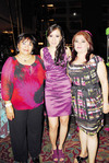 23112011 MARíA  de la Luz Torres y Patricia de Herrera junto a Edna Herrera, el día de su festejo prenupcial.