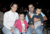 08122011 LUZ DEL CARMEN  González de Aranda y sus hijas Naomi y Aranza Aranda González.
