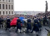 El carruaje tirado por caballos transporta el ataúd con los restos mortales del expresidente checo Václav Havel hasta el Castillo de Hradcany.
