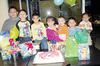 27122011 EMILIANO  Vizcarra Serna junto a sus amiguitos en su cumpleaños.