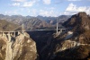 El puente cuenta con mil 124 metros de longitud soportados por 152 tirantes de acero.