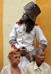 Los arlequines son otros de los personajes más comunes que desfilan el Día de los Reyes Magos en la Habana.