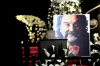 En el recinto capitalino se presentaron su ex esposa Ofelia Medina, el escritor Carlos Fuentes, Adriana Roel, Enrique Rocha, Cecilia Suárez, Jesús Ochoa, Felipe Cazals, María Rojo y Carmen Armendáriz, hermana del fallecido histrión, quienes brindaron un minuto de aplausos en honor del primer actor.