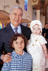Elena Sofía.  La pequeña en brazos de su mamá Carolina Sada y en compañía de Enrique Sada, Adoración de Sada y Dr. Óscar Sada. Dr. Óscar Sada con su nieta Elena Sofía y su sobrino Diego. Elena Sofía  Recibe el Sacramento  del Bautismo  Elena Sofía junto a su mamá y sus padrinos.