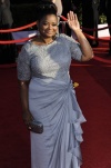 La actriz estadounidense Kathy Bates llega muy guapa al Shrine Auditorium en Los Ángeles.