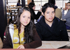 03022012 ANDREA  Ortigoza y Daniel Urbina, al momento de disfrutar en la cafetería de su escuela.