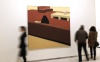 Un visitante observa el cuadro del artista norteamericano Hernan Bas titulado 'La Inmaculada lactancia de San Bernardo'.