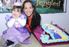 13012012 Valentina Muñoz Pérez fue festejada al cumplir tres años de edad con divertida piñata organizada por su mamá Susana Pérez Campos.  ¡Apaga  tres velitas! Valentina  Muñoz Pérez Ana Lucía de Fernández con sus pequeños María Emilia y Fernando.  Marifer, Mary Carmen y Barbie.  Amine y Ximena.