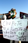 Los cánticos de guerreros se escucharon la mayor parte del partido y el humo volvió a hacer acto de presencia.