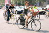 Las ciclistas robaron la mirada de los automovilistas de la capital.