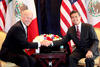 El presidente Felipe Calderón exigió  al vicepresidente de Estados Unidos Joseph Biden, más acciones de su país para detener el tráfico de armas a México durante su visita al país.