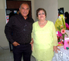 10032012 MARíA  Teresa Villarreal acompañada de su esposo Mario Cepeda en su festejo de cumpleaños.