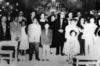 FRANCISCO Fuentes Padilla y Adela del Bosque quienes celebraron 40 años de matrimonio
en la Catedral de Saltillo, Coah. en el año de 1958. Los acompañan sus hijos y nietos:
Mario, Javier, Ninfa, José María, Horacio, Francisco Horacio, Francisco, Adela, Juan, Francisco,
Socorro, Alma, Dora, Dolores y Esmeralda.