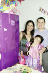 21032012 VALERIA AZENETH  Reyes Campos celebró 5 años junto a sus papás Luz Adriana y Gerardo.