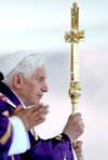 El director de la Sala de Prensa de el Vaticano, Federico Lombardi, informó que, según datos oficiales, unos 500 mil feligreses asistieron a la misa que celebró el Papa Benedicto XVI en el Parque Bicentenario.