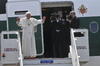 Benedicto XVI llega  al aeropuerto José Martí de la ciudad de La Habana, procedente de Santiago de Cuba.